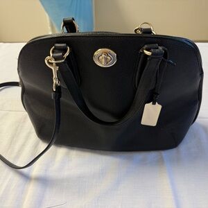 Elegant Coach Black Leather Handbag